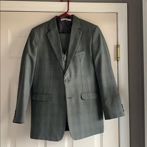 Boys Perry Ellis 3 piece suit